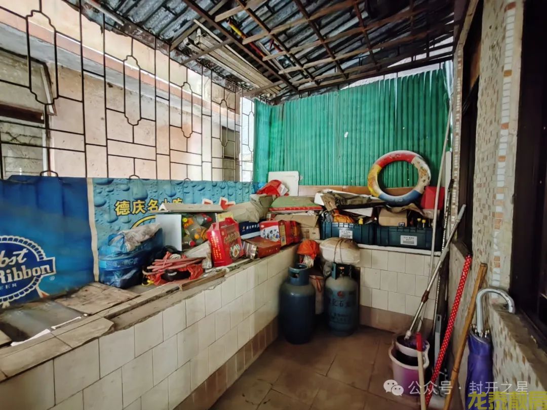 老城区中心市场附近  80方 3房  步梯2楼