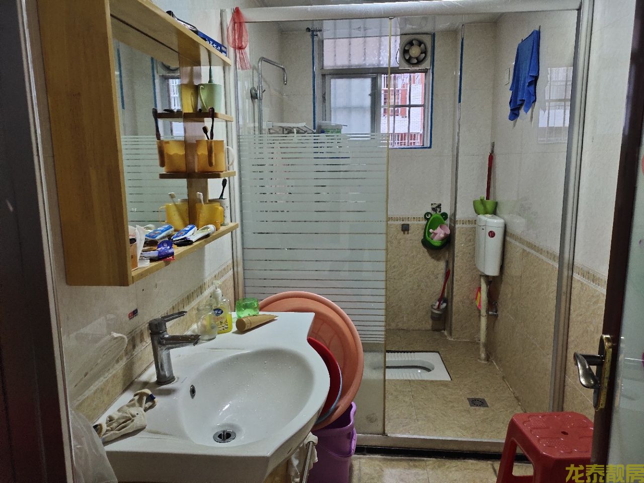 广信新城步梯精装4房户型