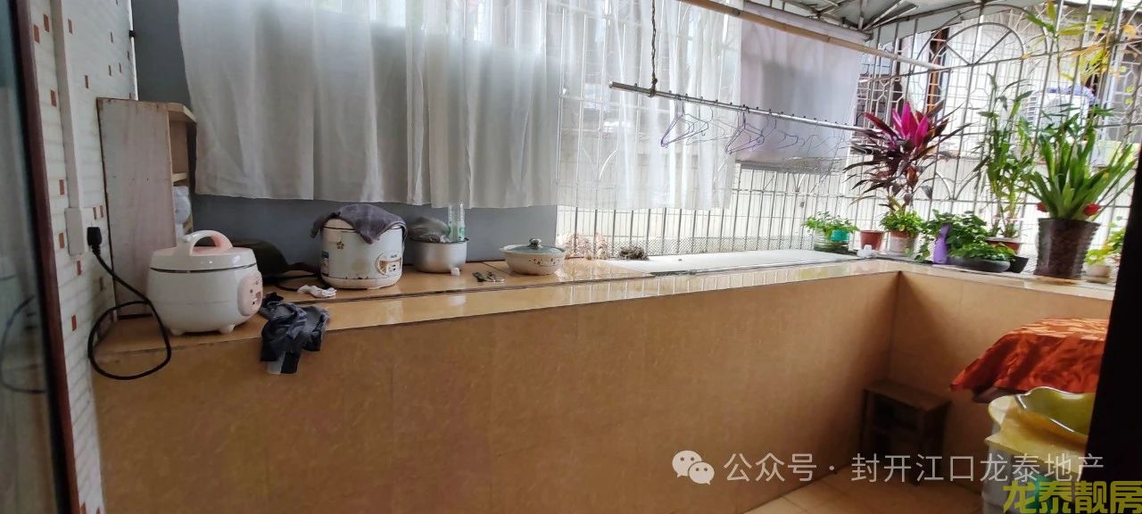 老城区奔辉花园4房南向