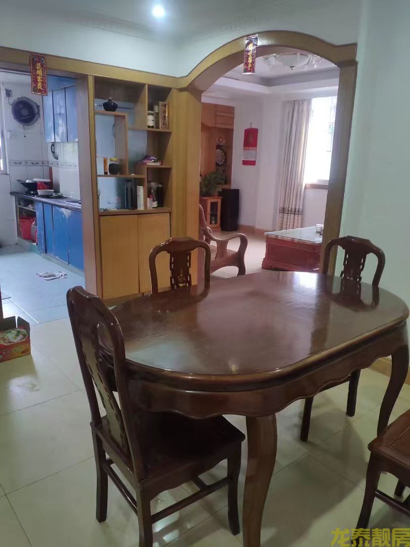 老城区大塘步梯5楼