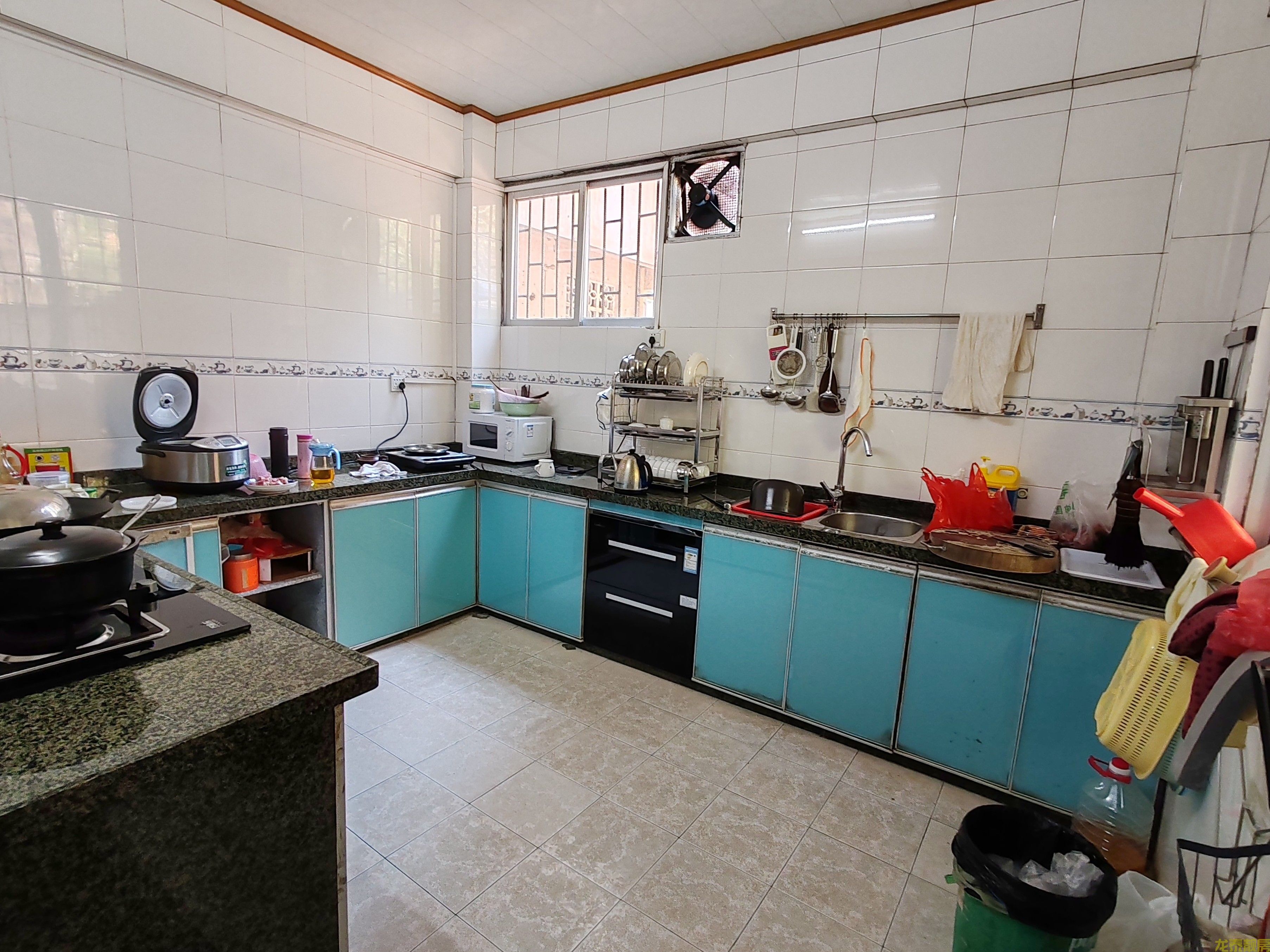 江口城区三层半自建房带前后花园