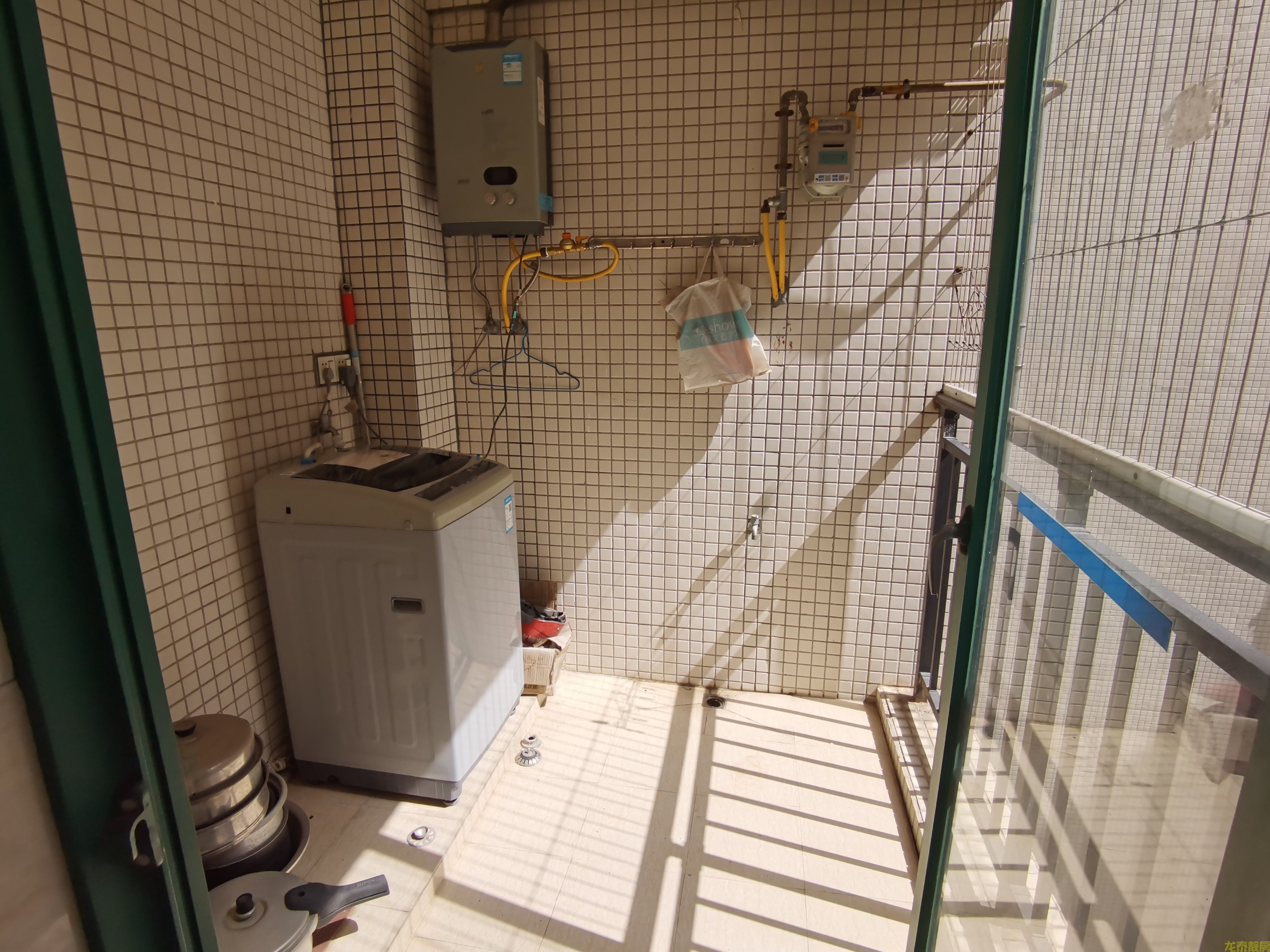 龙泉居电梯靓层南向