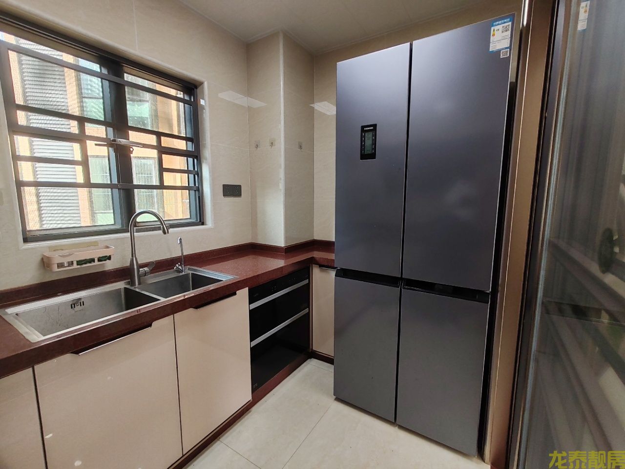 康盛名门稀缺四房，豪华精装，一步到位！